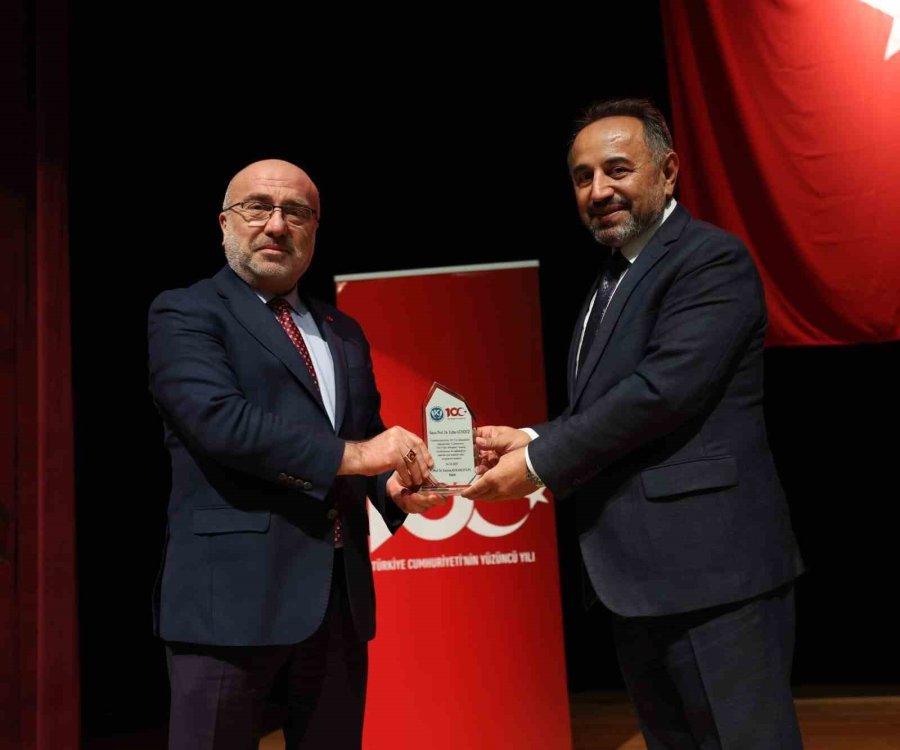 Tarihçi, Araştırmacı Yazar Prof. Dr. Gündüz, Kayü’de Konferans Verdi