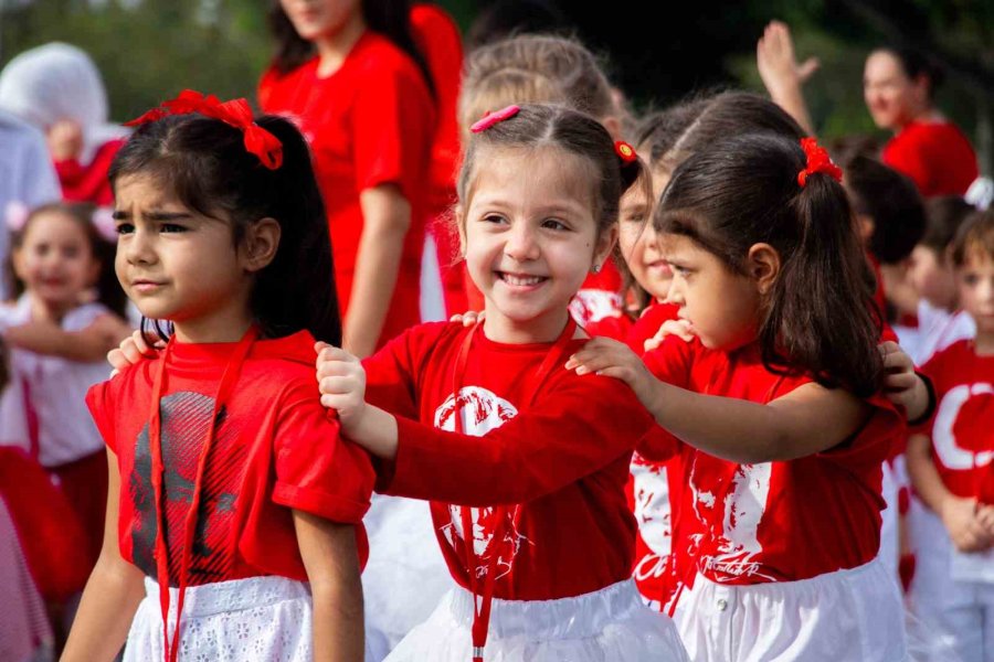 Antalyalı Miniklerden Cumhuriyet’in 100’üncü Yılına Özel Koreografi