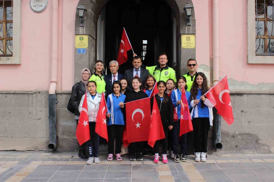 Öğrenciler Tarihi Yaşayanlardan Öğrendi