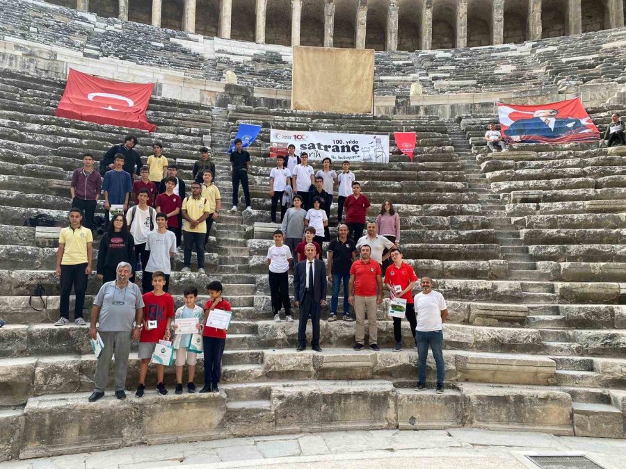 Aspendos Antik Tiyatrosu’nda “satranç Tarihle Buluşuyor” Etkinliği Düzenlendi