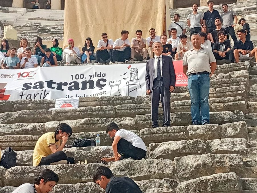 Aspendos Antik Tiyatrosu’nda “satranç Tarihle Buluşuyor” Etkinliği Düzenlendi