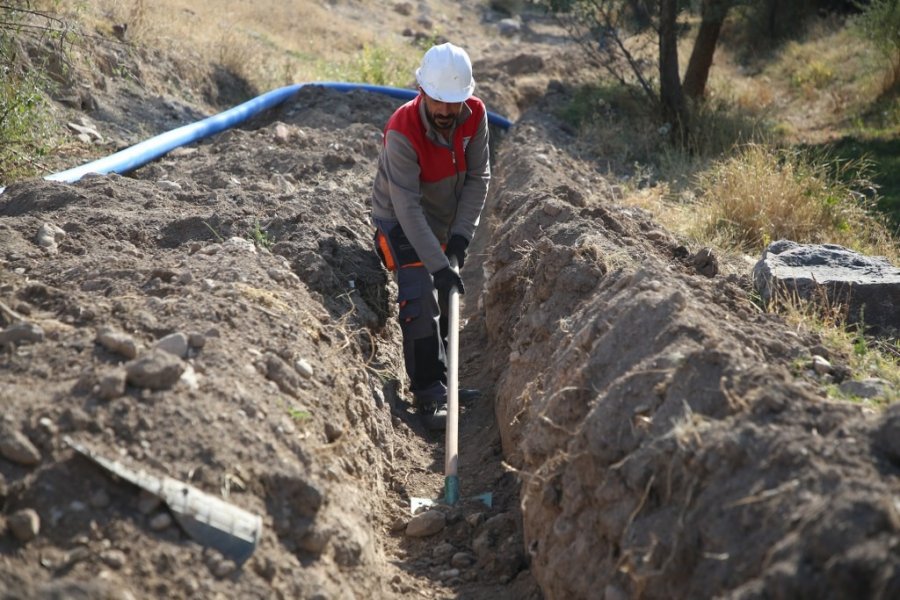 Melikgazi’den Kırsal Mahallelerde Çiftçilerin Sulama Sıkıntısına Çözüm