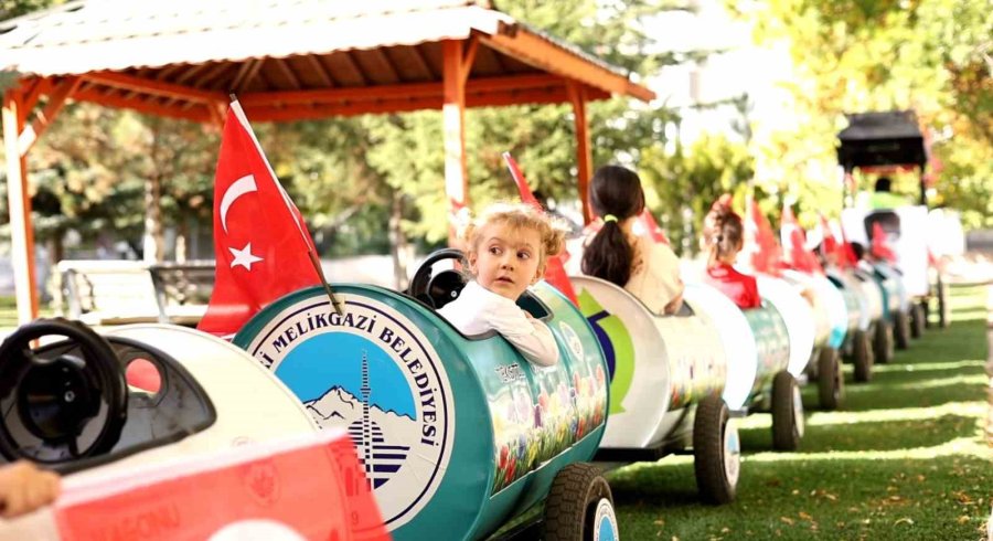 Melikgazi’nin ‘cumhuriyet Treni’ Çocuklar İçin Kalktı