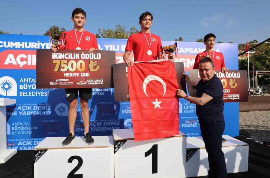 Antalya’da Kulaçlar Cumhuriyet’in 100. Yılı İçin Atıldı