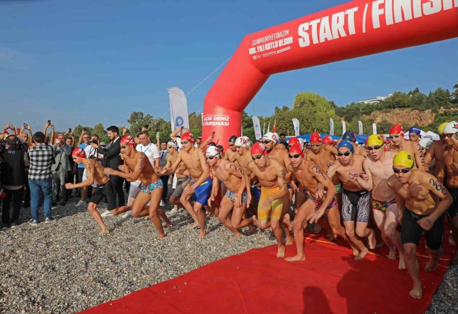 Antalya’da Kulaçlar Cumhuriyet’in 100. Yılı İçin Atıldı