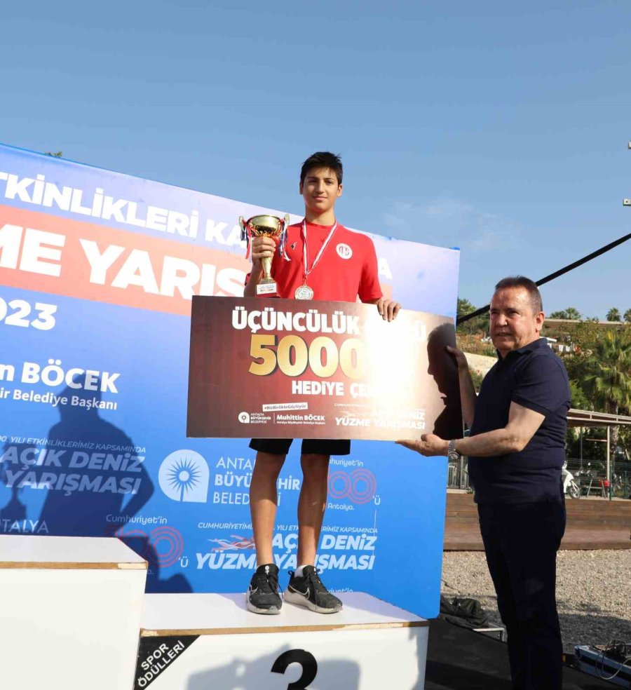 Antalya’da Kulaçlar Cumhuriyet’in 100. Yılı İçin Atıldı