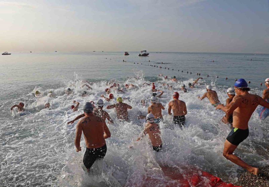 Antalya’da Kulaçlar Cumhuriyet’in 100. Yılı İçin Atıldı