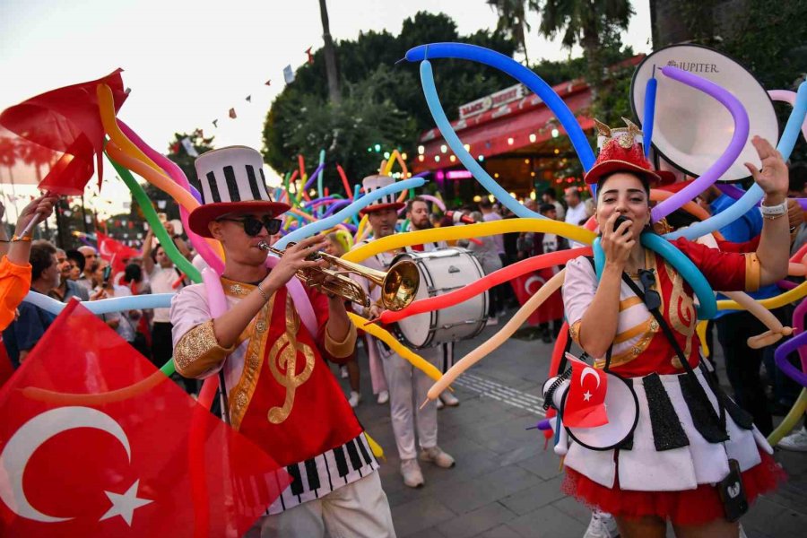 Kaleiçi Festivalle Renklendi