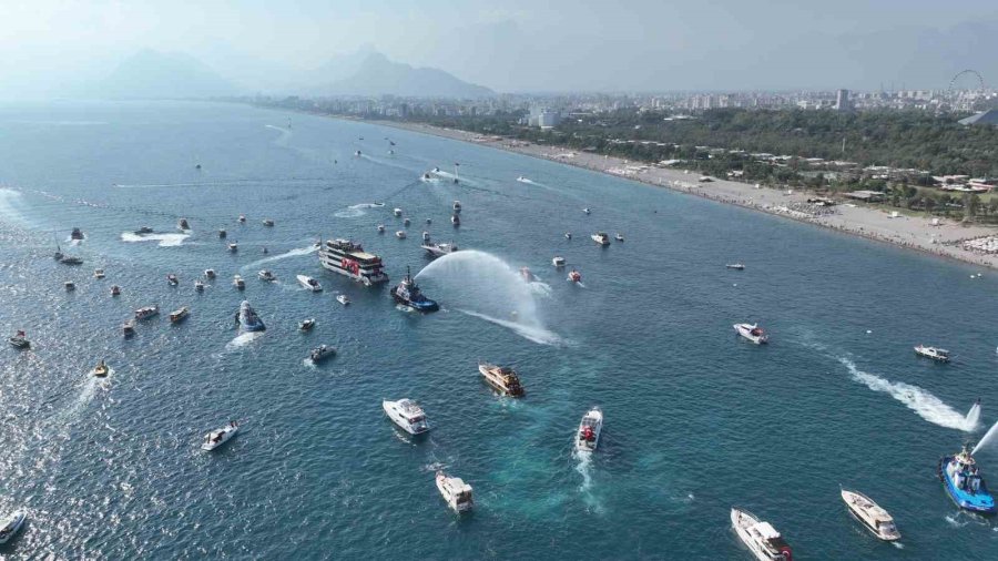 Antalya’da 100’üncü Yıla Özel Deniz Korteji