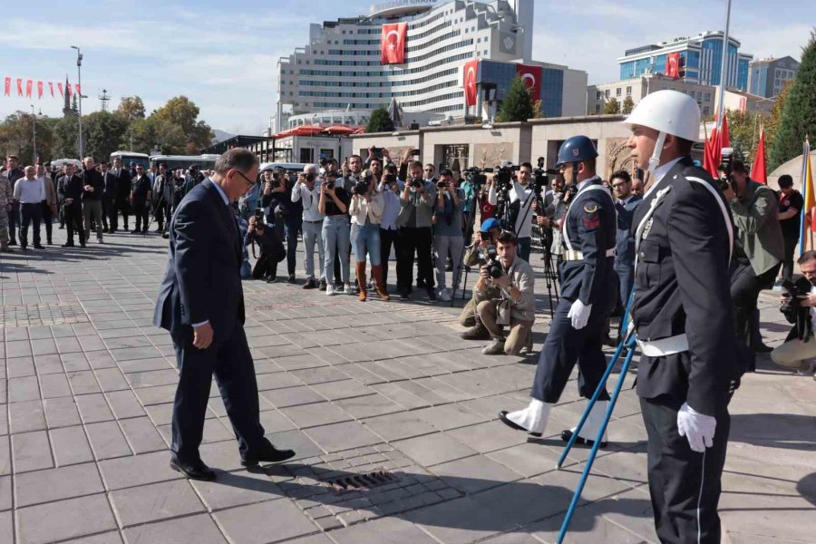 Bakan Özhaseki: “bu Coğrafyada Güçlü Olmak Bir Mecburiyettir”