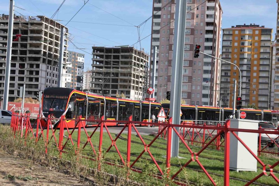 Talas Mevlana-cumhuriyet Meydanı Tramvay Hattı, Bakan Özhaseki’nin Sürüşü İle Hizmete Başladı