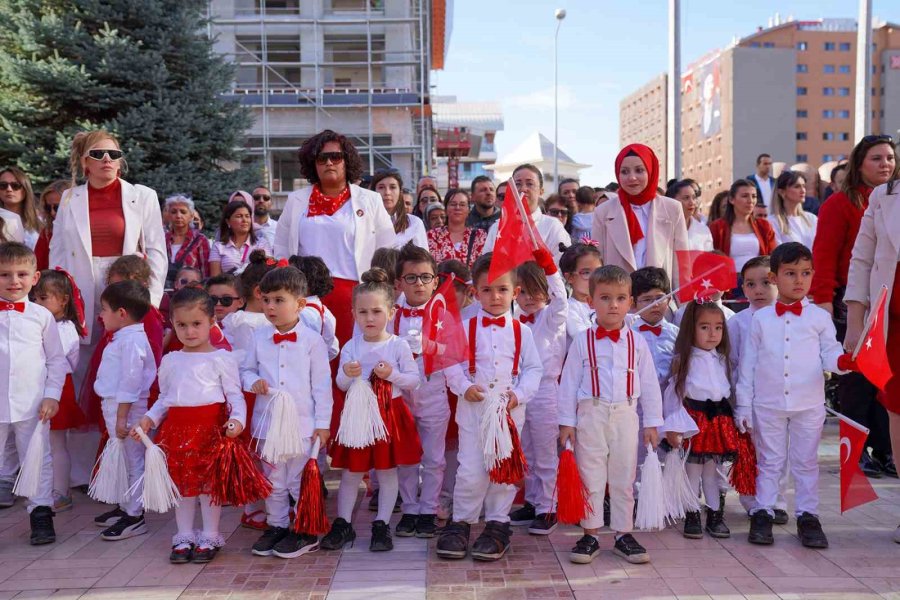 Cumhuriyetin 100. Yaşı Miniklerle Coşkuyla Kutlandı