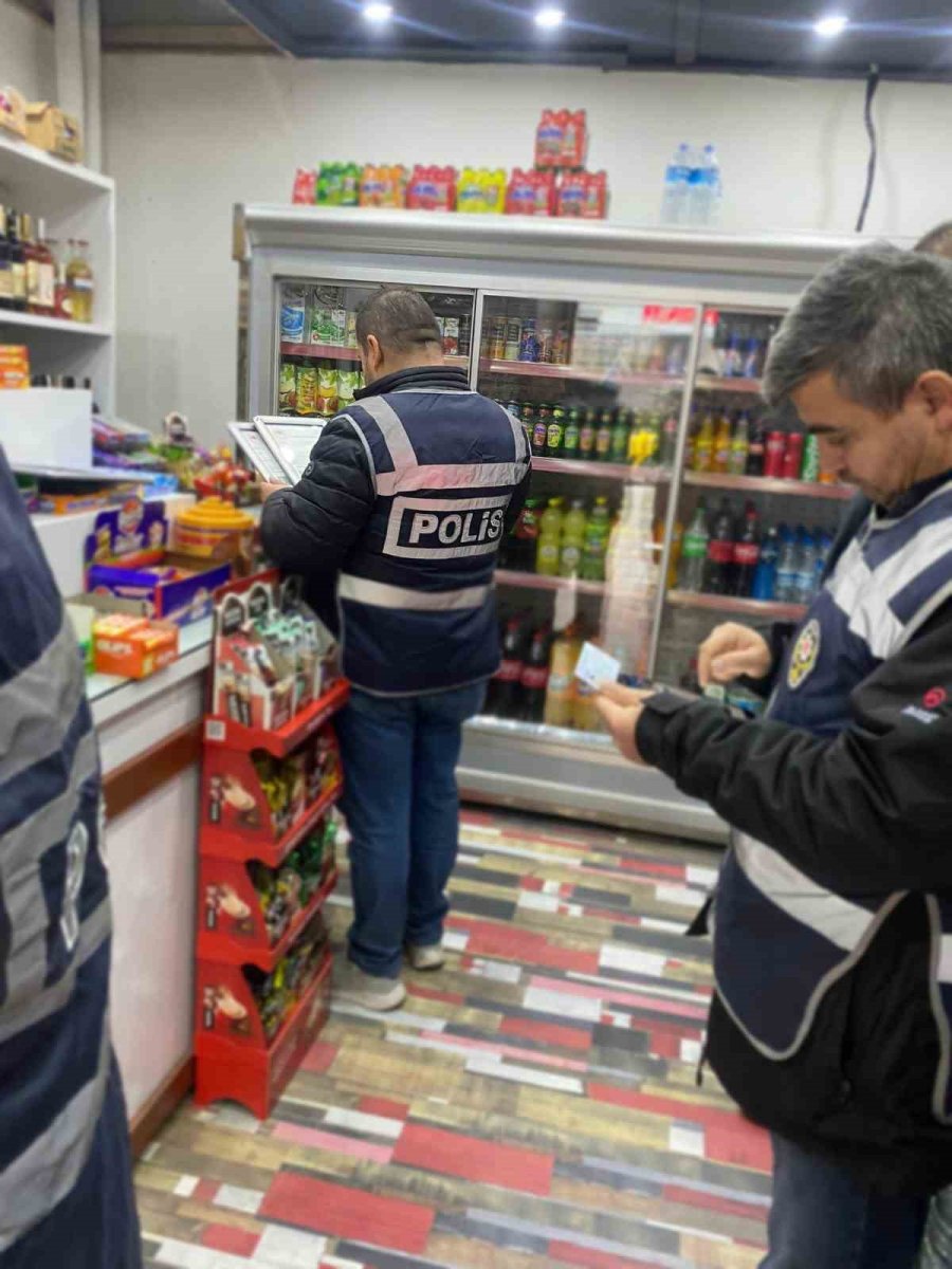 Polis Ekipleri Okul Çevrelerinde Denetim Yaptı