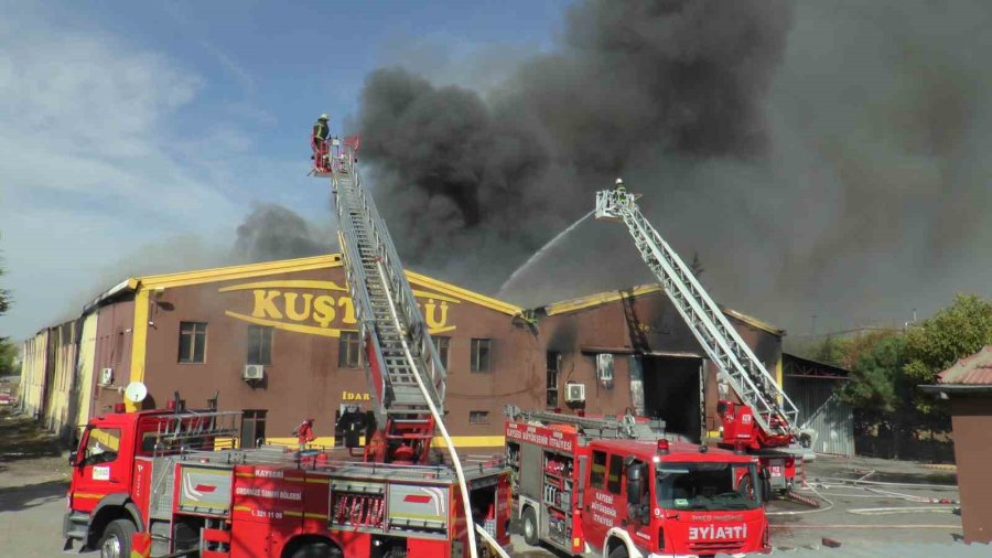 Kayseri’deki Fabrika Yangını 2 Saatte Kontrol Altına Alındı