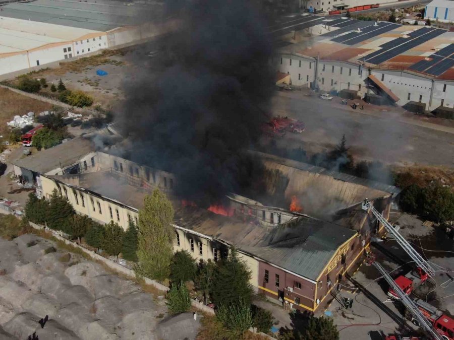 Kayseri’deki Fabrika Yangını 2 Saatte Kontrol Altına Alındı