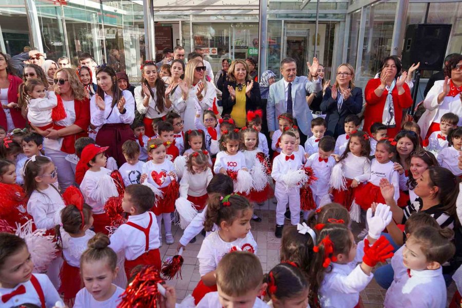 Cumhuriyetin 100. Yaşı Miniklerle Coşkuyla Kutlandı