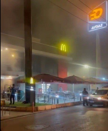 Mersin’de Mcdonald’s Şubesine Saldırı