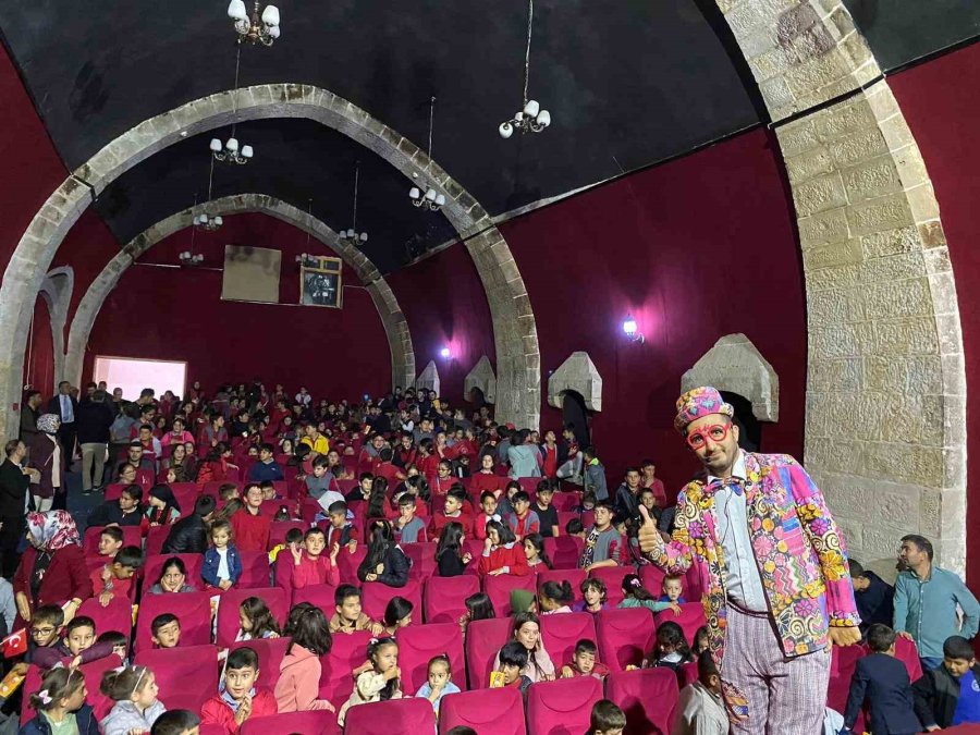 Ulukışla’da Cumhuriyet’in 100. Yıldönümü Festival Havasında Kutlandı