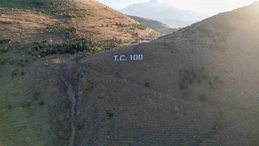 ‘100. Yıl’ Coşkusu Zirve Yaptı