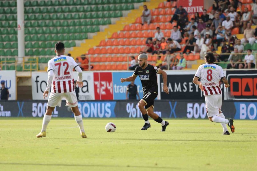 Trendyol Süper Lig: Alanyaspor: 0 - Sivasspor: 0 (ilk Yarı)