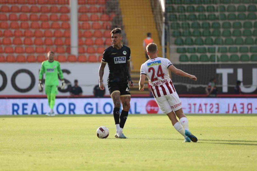 Trendyol Süper Lig: Alanyaspor: 0 - Sivasspor: 0 (ilk Yarı)