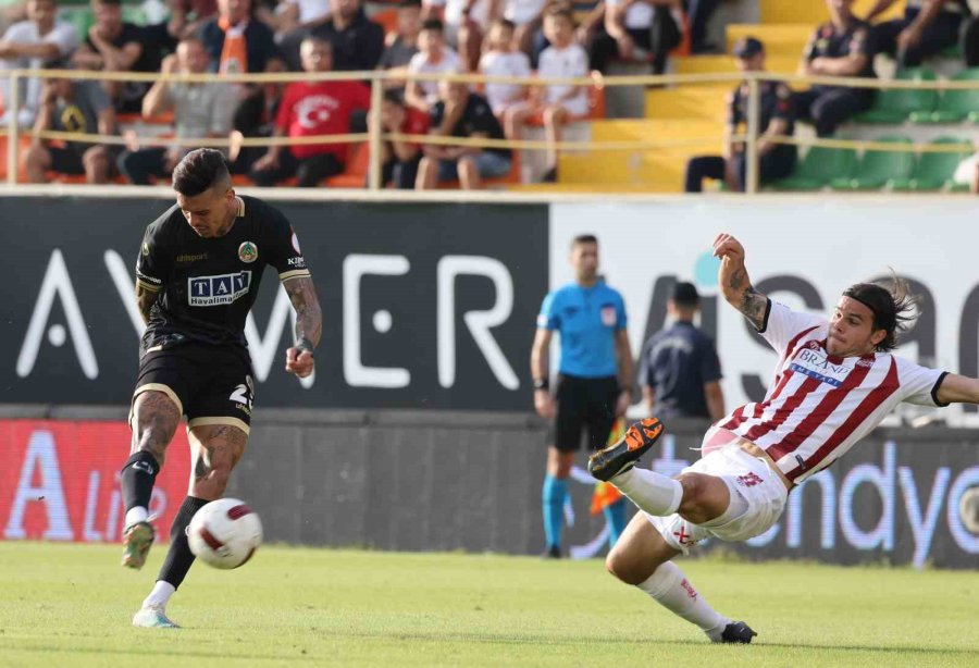 Trendyol Süper Lig: Alanyaspor: 0 - Sivasspor: 0 (ilk Yarı)