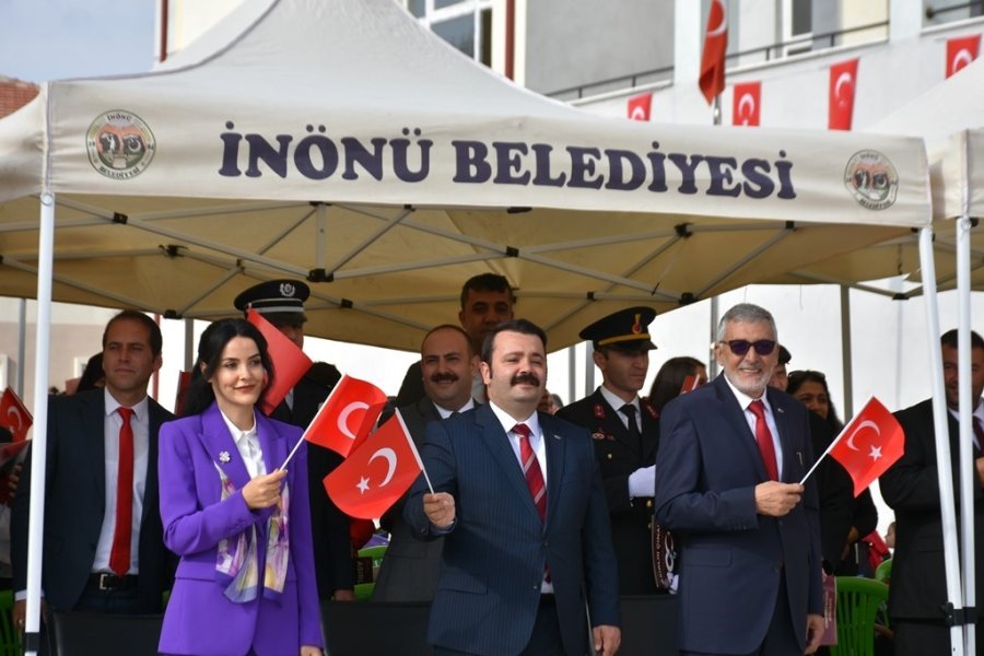 İnönü’de Cumhuriyetin 100.’ncü Yılı Coşkuyla Kutlandı