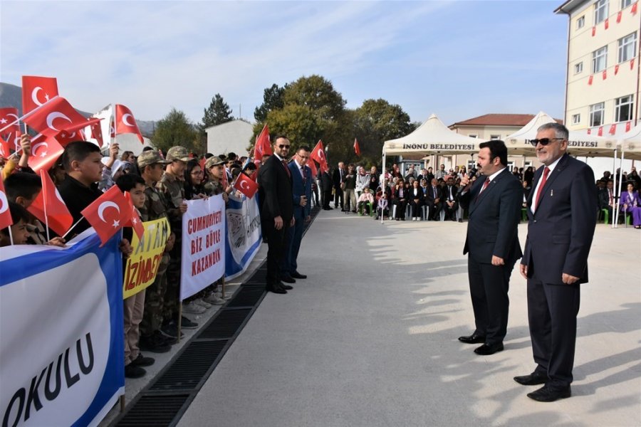 İnönü’de Cumhuriyetin 100.’ncü Yılı Coşkuyla Kutlandı