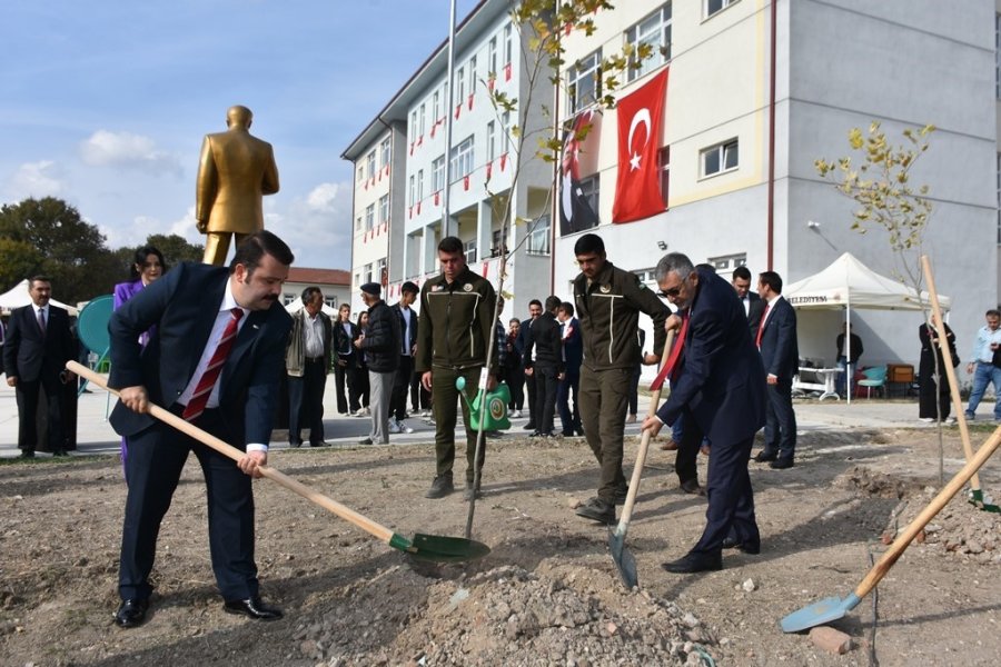 İnönü’de Cumhuriyetin 100.’ncü Yılı Coşkuyla Kutlandı