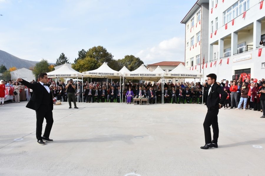 İnönü’de Cumhuriyetin 100.’ncü Yılı Coşkuyla Kutlandı