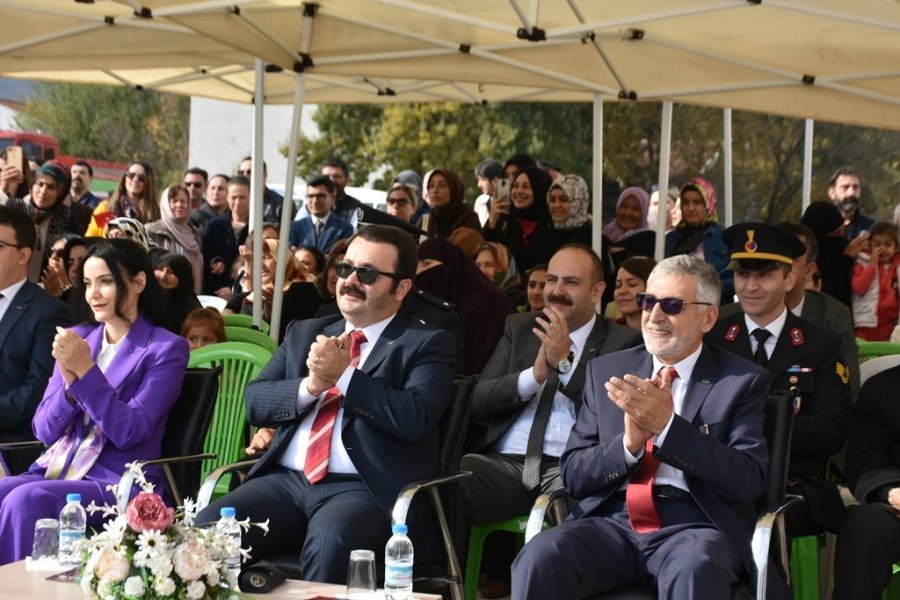 İnönü’de Cumhuriyetin 100.’ncü Yılı Coşkuyla Kutlandı