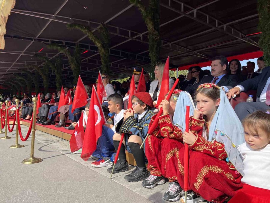 Eskişehir’de Cumhuriyetin 100’üncü Yılı Coşkuyla Kutlandı