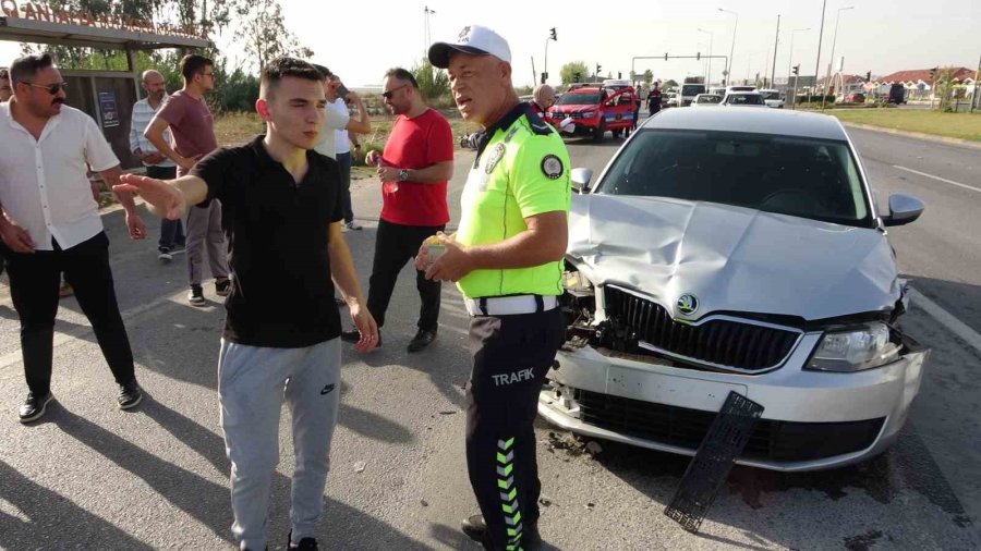 Kamyonetin Aynasına Çarpıp Otomobilin Altında Sürüklenen Motosiklet Sürücüsü Hayatını Kaybetti