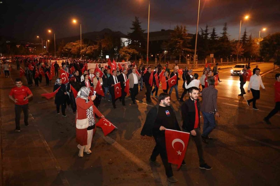 Melikgazi’de Coşkulu Fener Alayı Yürüyüşü