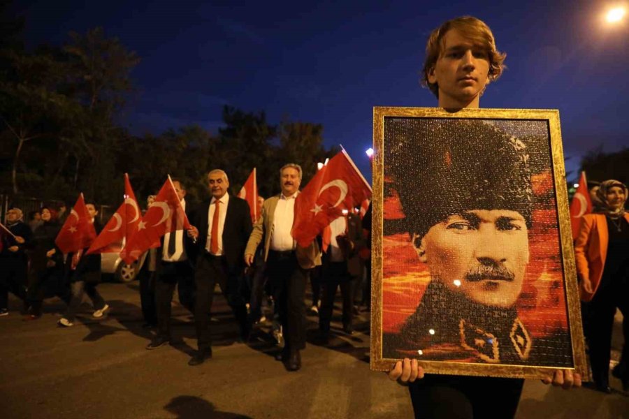 Melikgazi’de Coşkulu Fener Alayı Yürüyüşü