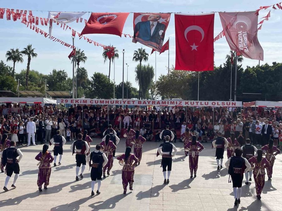 Mersin’de Cumhuriyet Bayramı Coşkuyla Kutlandı