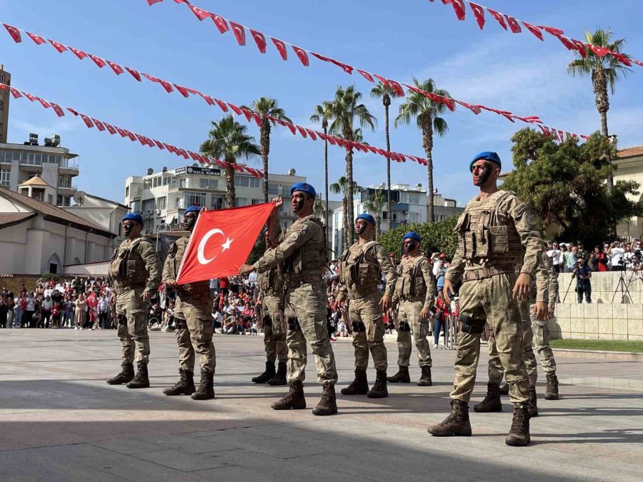 Mersin’de Cumhuriyet Bayramı Coşkuyla Kutlandı