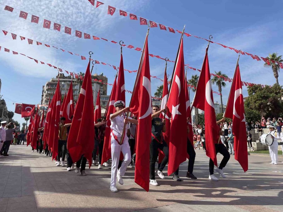 Mersin’de Cumhuriyet Bayramı Coşkuyla Kutlandı