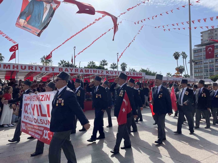 Mersin’de Cumhuriyet Bayramı Coşkuyla Kutlandı