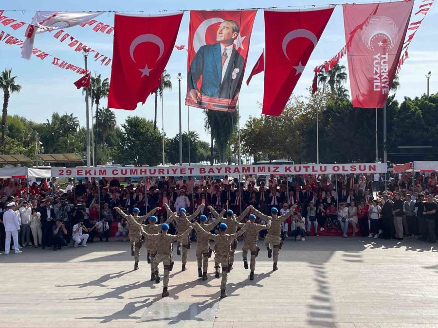 Mersin’de Cumhuriyet Bayramı Coşkuyla Kutlandı