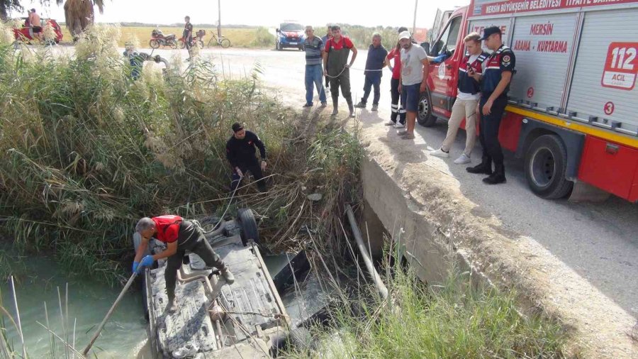 Mersin’de Kanala Düşen Otomobilin Sürücüsü Hayatını Kaybetti