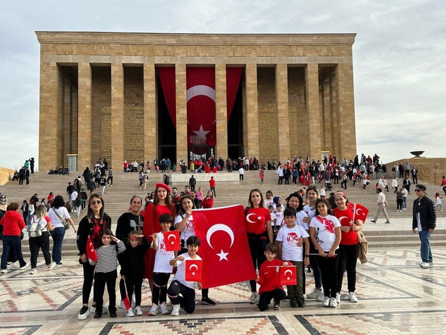 Mersin Mezitli’den İlkokul Öğrencileri Cumhuriyet’in 100. Yılında Anıtkabir’de