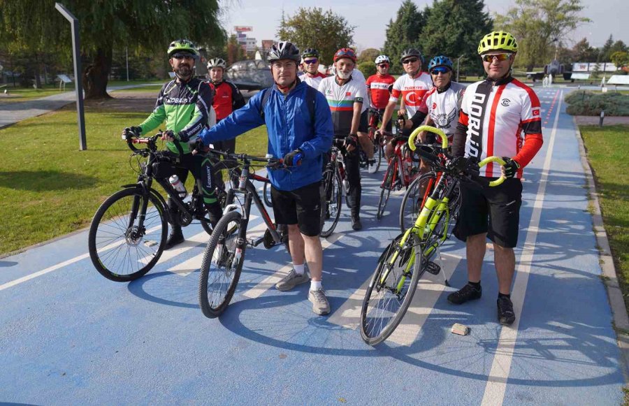 Cumhuriyet’in 100’üncü Yılı İçin 100 Kilometre Pedal Çevirdiler