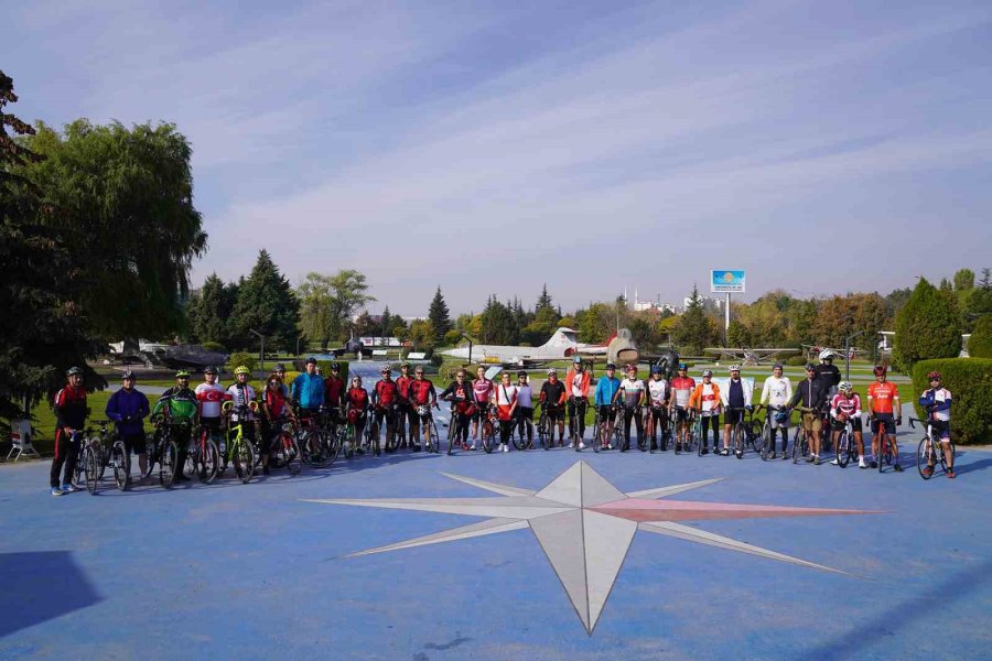 Cumhuriyet’in 100’üncü Yılı İçin 100 Kilometre Pedal Çevirdiler