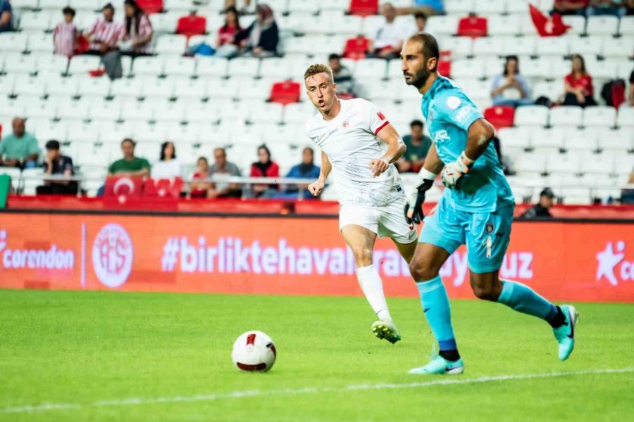 Trendyol Süper Lig: Antalyaspor: 1 - Rams Başakşehir: 0 (ilk Yarı)