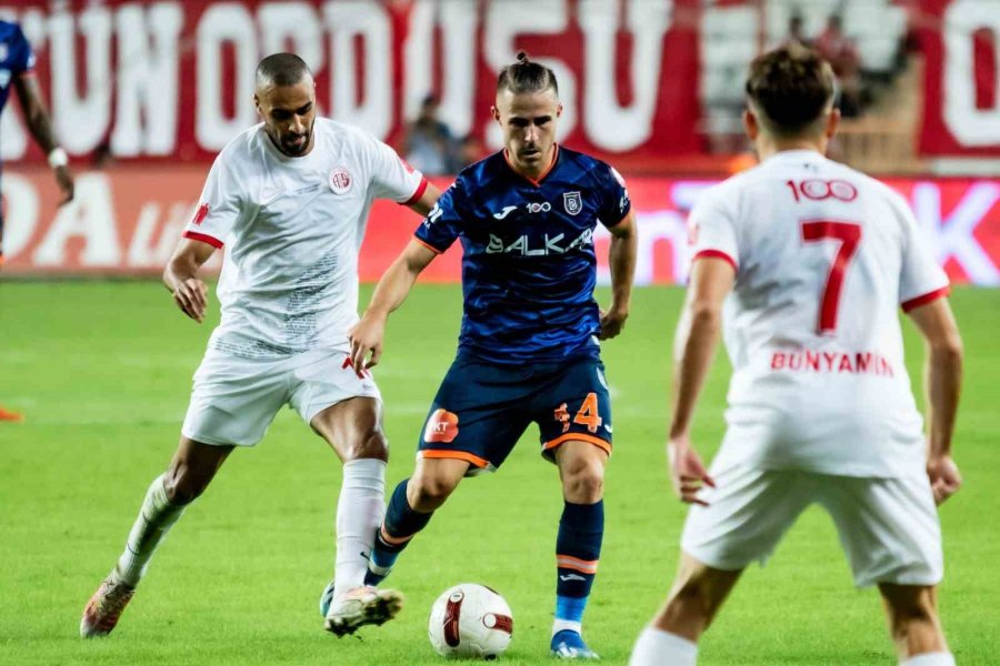 Trendyol Süper Lig: Antalyaspor: 1 - Rams Başakşehir: 0 (maç Sonucu)