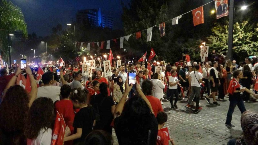 Antalya’da Cumhuriyet’in 100. Yılı Coşkusu