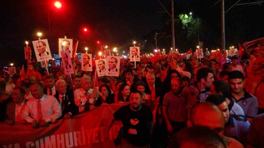 Antalya’da Cumhuriyet’in 100. Yılı Coşkusu