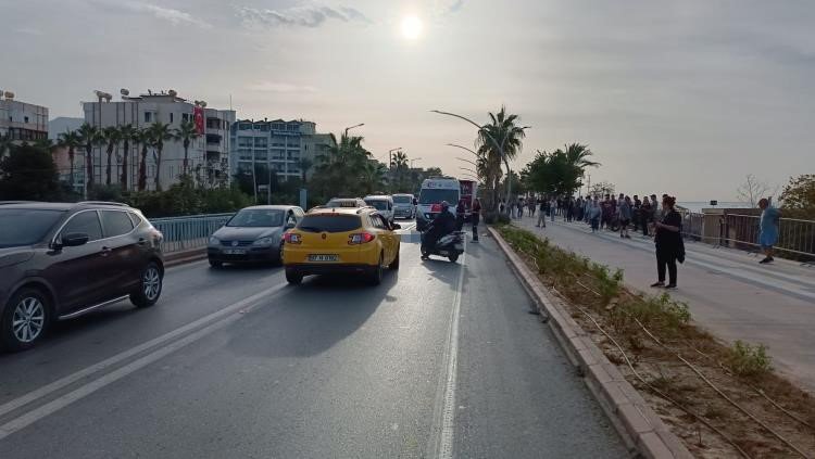 Kontrolden Çıkıp Halk Otobüsünün Altında Kalan Motosiklet Sürücüsü Hayatını Kaybetti