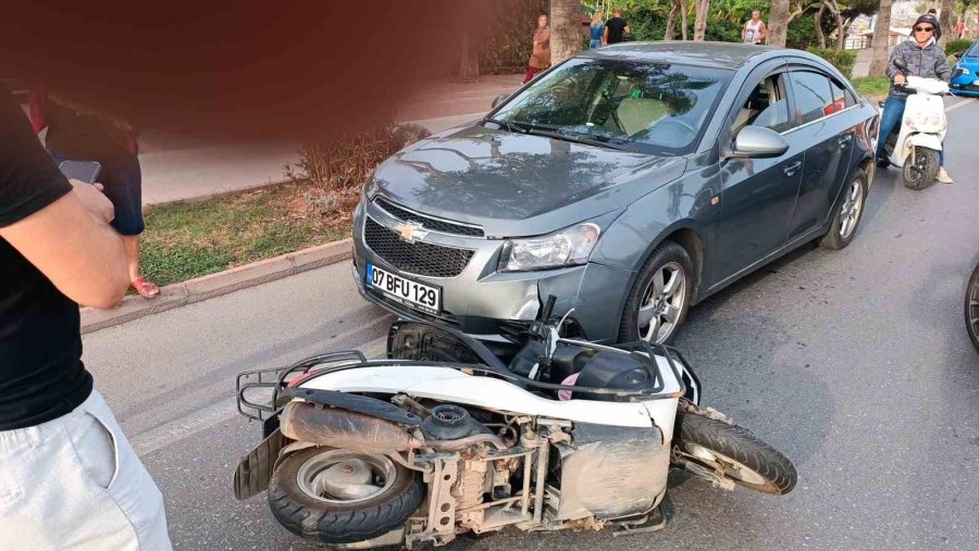 Kontrolden Çıkıp Halk Otobüsünün Altında Kalan Motosiklet Sürücüsü Hayatını Kaybetti